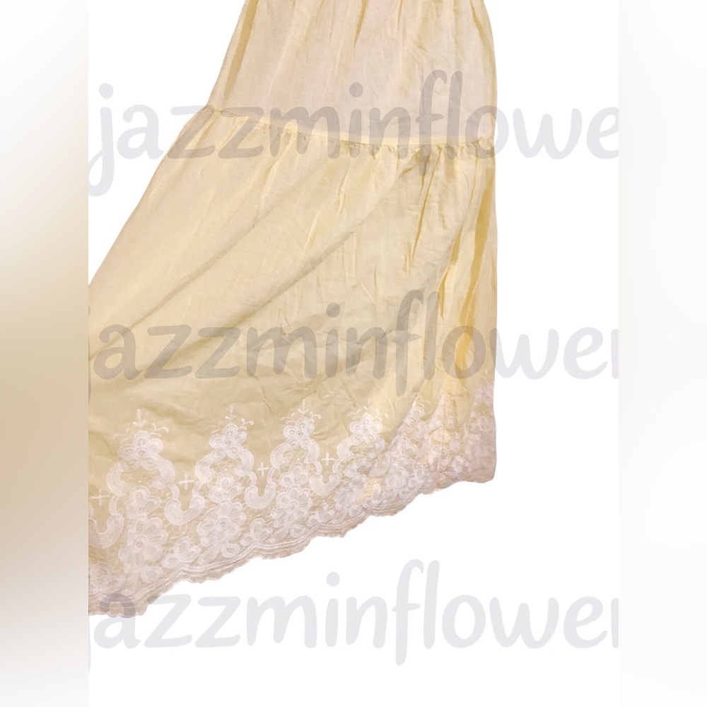 Trixxi butter yellow open tie back embroidered hem fit & flare dress size M new - Picture 9 of 17